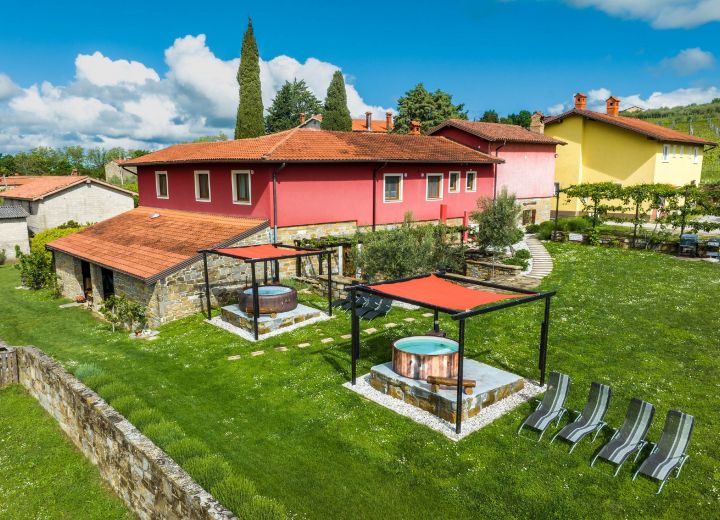 Turizem na kmetiji RED FAIRYTALE