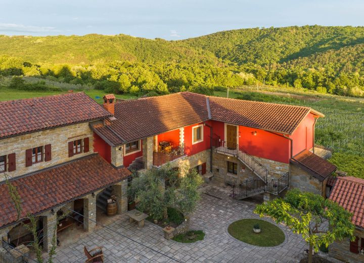 Turizem na kmetiji RED FAIRYTALE