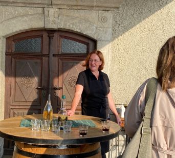 Dobrodošlica gostiteljice Katarine Colnar na Trški gori