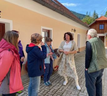 Gostiteljica Alenka Korpnik je predstavila kmetijo ter zgodbo o turizmu.