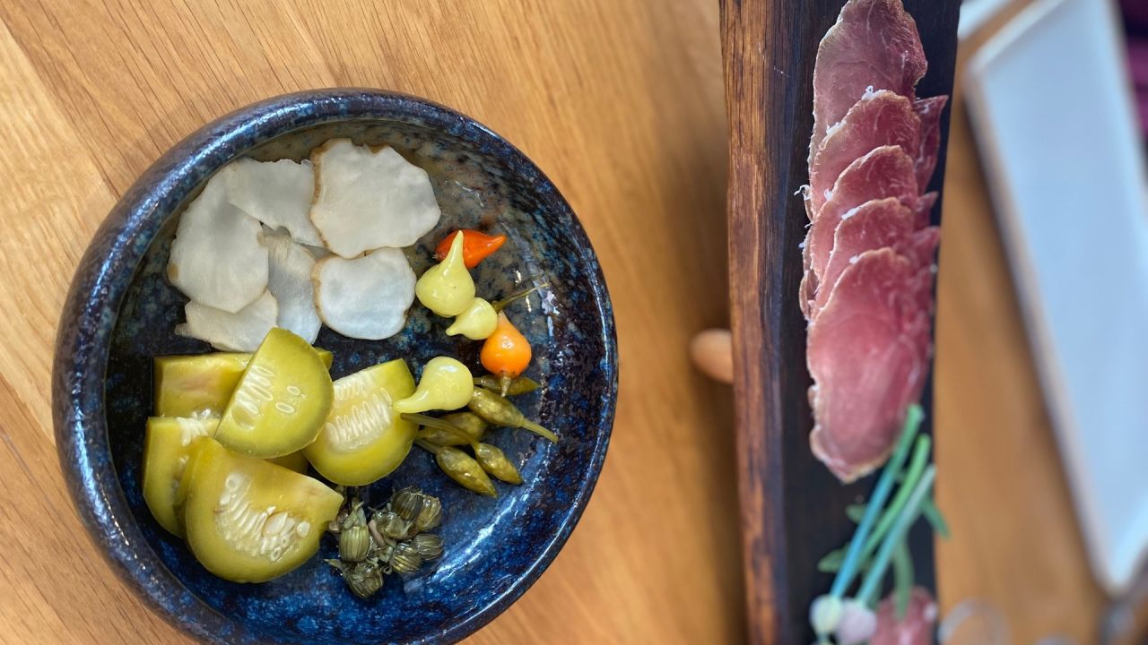 Kulinarično razvajanje ob hišnih specialitetah kmetije Puhan.
