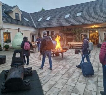 Na domačiji Firbas smo zaključili prvi dan potovanja z večerjo.