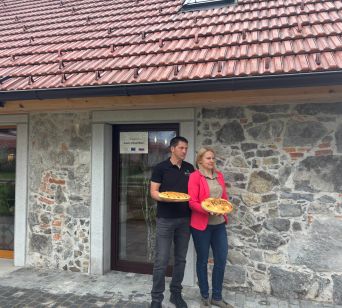 Polona in Duško Hlebec, gostitelja na domačiji Majer