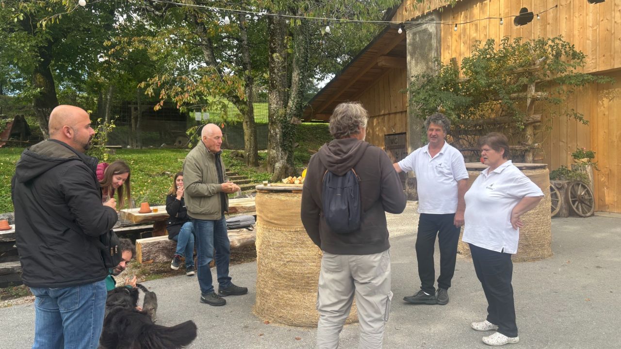 Dobrodošlica na kmetiji Šinkovc, gostitelja Vilma in Jože Brenčič  