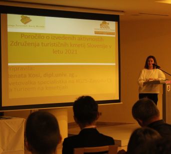 Renata Kosi je predstavila poročilo o izvedenih aktivnostih v letu 2021